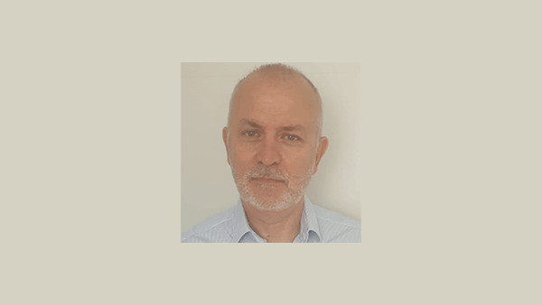 Doctorando Iván Reza Ramos expone los avances del proyecto en el congreso CNMAT 2026