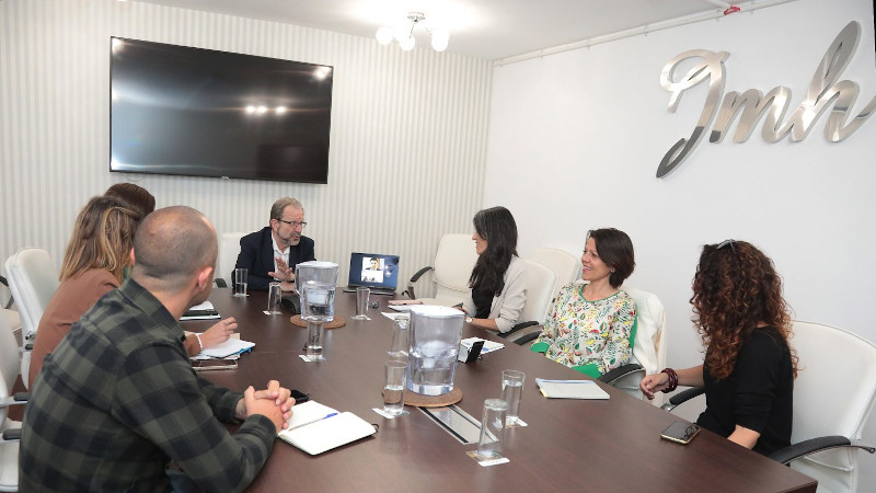 Doctorando Iván Reza Ramos expone los avances del proyecto en el congreso CNMAT 2026