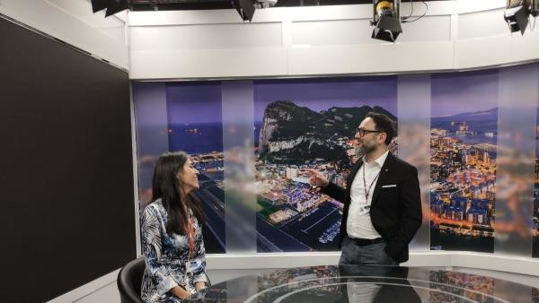 Doctorando Iván Reza Ramos expone los avances del proyecto en el congreso CNMAT 2026