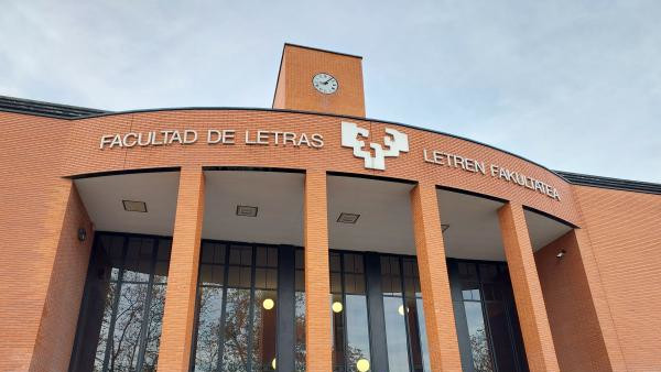 Doctorando Iván Reza Ramos expone los avances del proyecto en el congreso CNMAT 2026